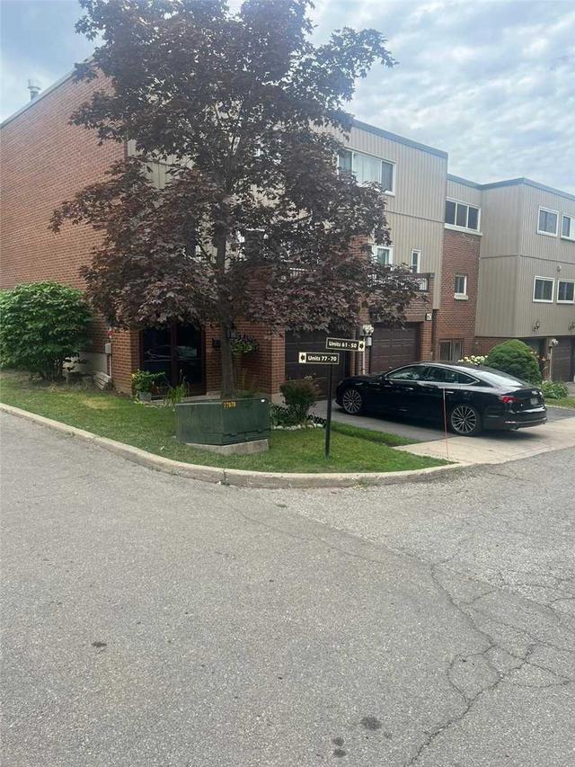 61 - 400 Bloor St, Townhouse with 3 bedrooms, 2 bathrooms and 2 parking in Mississauga ON | Image 11