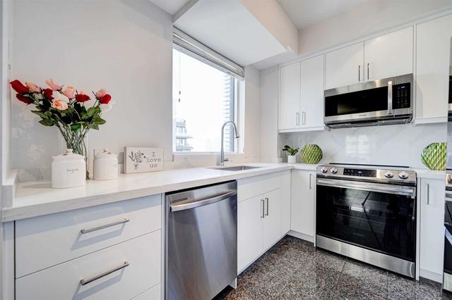 uph7 - 55 Bloor St E, Condo with 2 bedrooms, 2 bathrooms and 1 parking in Toronto ON | Image 8