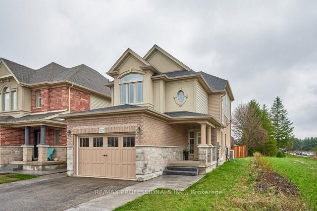 221 Goodwin Dr, House detached with 3 bedrooms, 3 bathrooms and 3 parking in Guelph ON | Image 1