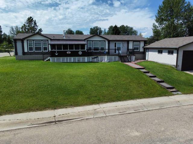 812 5a Street, House detached with 3 bedrooms, 2 bathrooms and 4 parking in Fox Creek AB | Image 1