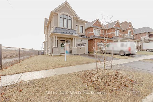 17 Klein Mills Rd, House detached with 4 bedrooms, 4 bathrooms and 3 parking in Vaughan ON | Image 1