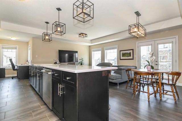 39 Kay Cres, Townhouse with 2 bedrooms, 3 bathrooms and 2 parking in Guelph ON | Image 1