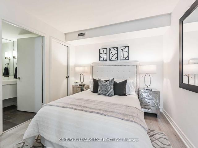 4211 - 25 Telegram Mews, Condo with 2 bedrooms, 2 bathrooms and 1 parking in Toronto ON | Image 3