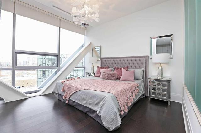 Ph1404 - 29 Queens Quay E, Condo with 4 bedrooms, 4 bathrooms and 2 parking in Toronto ON | Image 12