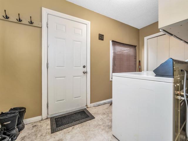 2217 17 Street, House detached with 2 bedrooms, 1 bathrooms and 4 parking in Lethbridge County AB | Image 25
