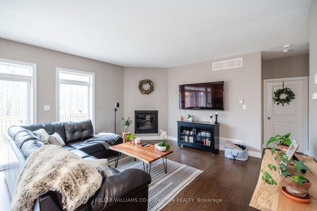 97 Anderson Cres, House detached with 1 bedrooms, 3 bathrooms and 6 parking in Tay ON | Image 2