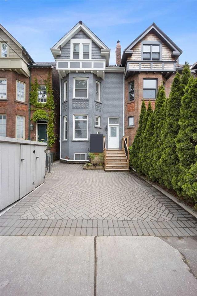 69 Sussex Ave, House semidetached with 6 bedrooms, 4 bathrooms and 0 parking in Toronto ON | Image 1