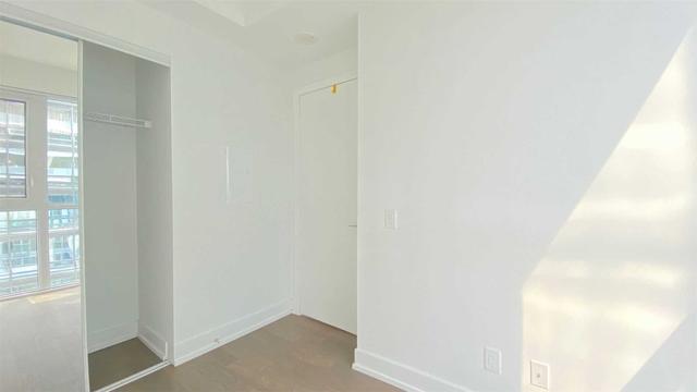 5101 - 7 Grenville St, Condo with 2 bedrooms, 2 bathrooms and 0 parking in Toronto ON | Image 5