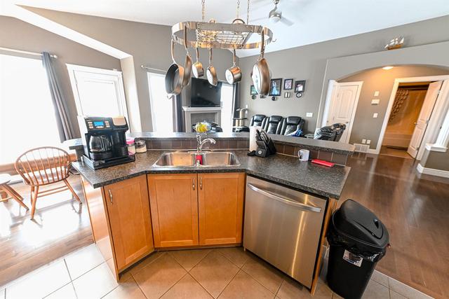 8601 70 Avenue, House detached with 4 bedrooms, 3 bathrooms and 4 parking in Grande Prairie AB | Image 5