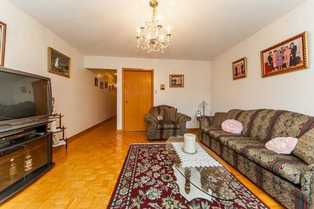 815 Gladstone Ave, House detached with 4 bedrooms, 3 bathrooms and 3 parking in Toronto ON | Image 29