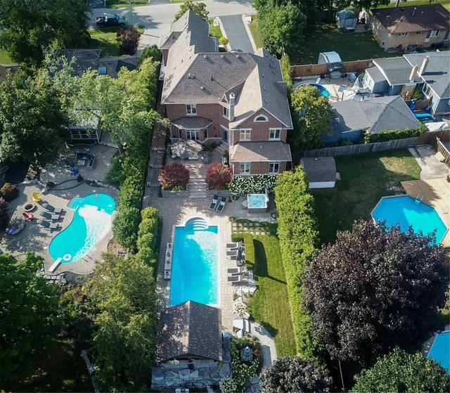 1320 Warwick Ave, House detached with 4 bedrooms, 5 bathrooms and 6 parking in Oakville ON | Image 2