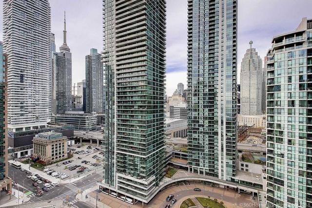 1712 - 10 Queens Quay W, Condo with 1 bedrooms, 1 bathrooms and 1 parking in Toronto ON | Image 5