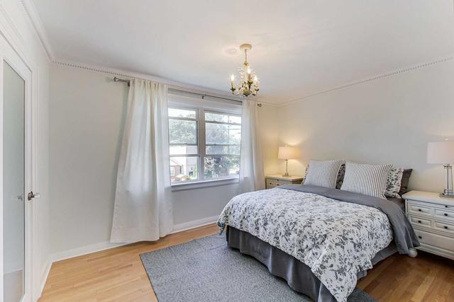 161 Woodmount Ave, House detached with 3 bedrooms, 2 bathrooms and 3 parking in Toronto ON | Image 7