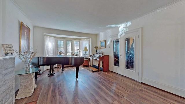 445 Oriole Pkwy, House detached with 6 bedrooms, 4 bathrooms and 5 parking in Toronto ON | Image 19