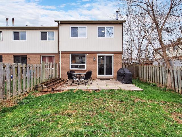 160 Burns Circ, House attached with 3 bedrooms, 2 bathrooms and 7 parking in Barrie ON | Image 26