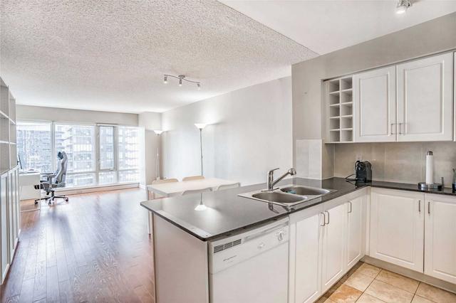 2407 - 210 Victoria St, Condo with 1 bedrooms, 1 bathrooms and 0 parking in Toronto ON | Image 13