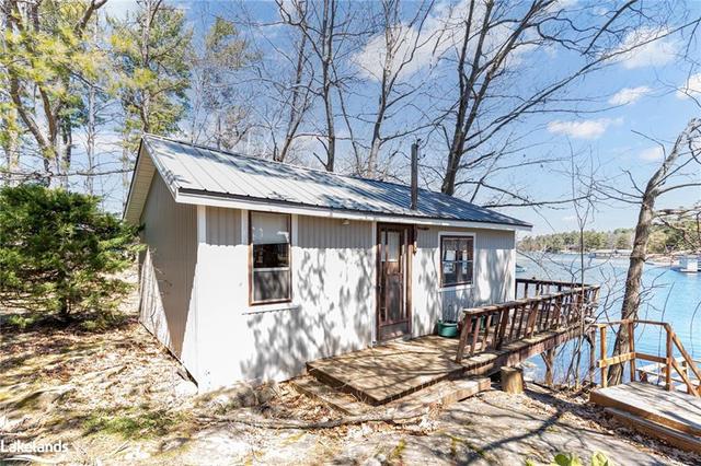 2851 Honey Harbour Road, House detached with 3 bedrooms, 1 bathrooms and 5 parking in Georgian Bay ON | Image 32