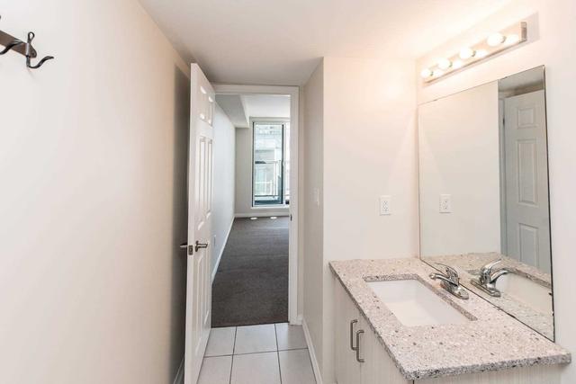 246 - 19 Applewood Lane, Townhouse with 3 bedrooms, 3 bathrooms and 1 parking in Toronto ON | Image 11