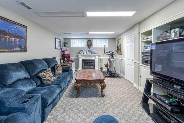 6375 Carolyn Ave, House detached with 3 bedrooms, 2 bathrooms and 4 parking in Niagara Falls ON | Image 11