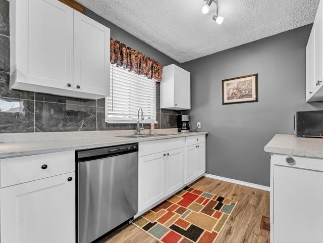 1250 Mckenzie Crescent Nw, House detached with 3 bedrooms, 2 bathrooms and 3 parking in Medicine Hat AB | Image 11
