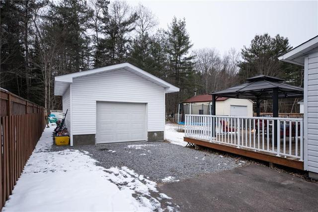 6 Bob Seguin Drive, House detached with 3 bedrooms, 2 bathrooms and 4 parking in Laurentian Hills ON | Image 26