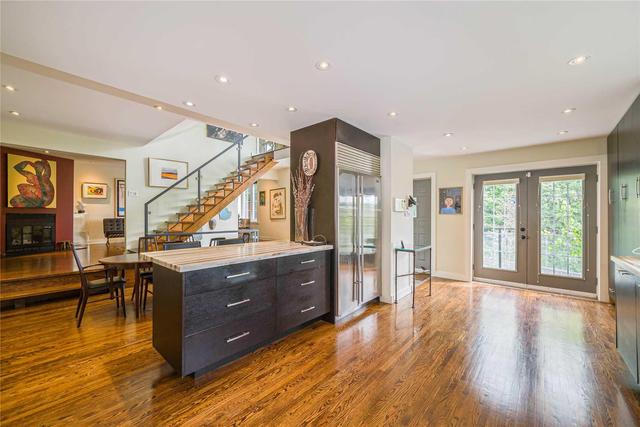 2 Turner Rd, House detached with 3 bedrooms, 3 bathrooms and 1 parking in Toronto ON | Image 5