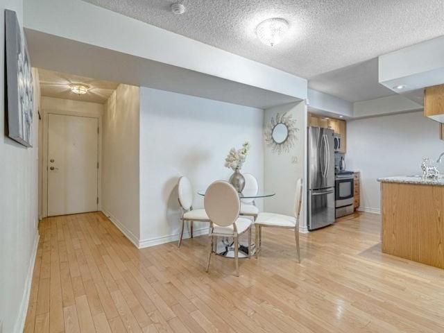232 - 250 Wellington St W, Condo with 2 bedrooms, 1 bathrooms and 1 parking in Toronto ON | Image 14