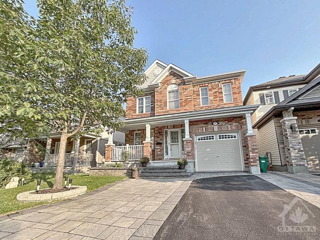327 Gallantry Way, House detached with 3 bedrooms, 4 bathrooms and 3 parking in Ottawa ON | Image 1