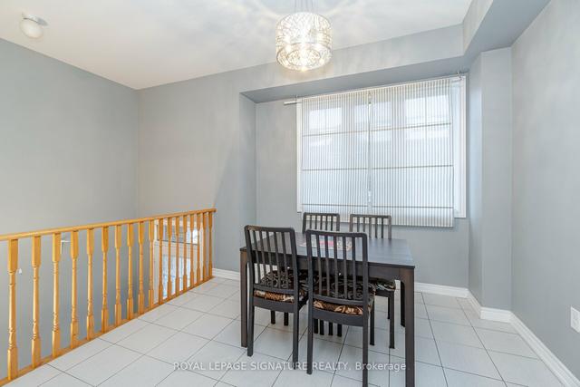 1429 Granrock Cres, House attached with 3 bedrooms, 3 bathrooms and 3.5 parking in Mississauga ON | Image 3