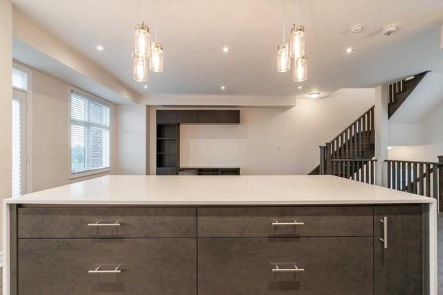 37 Juneau St, House attached with 3 bedrooms, 3 bathrooms and 2 parking in Vaughan ON | Image 11