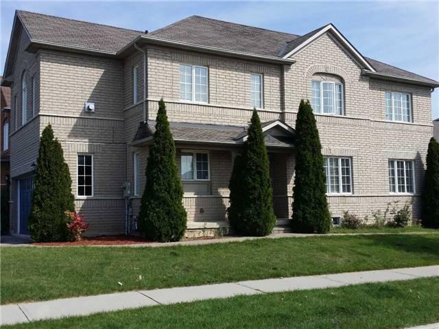 3228 Camberwell Dr, House detached with 4 bedrooms, 3 bathrooms and 4 parking in Mississauga ON | Image 3