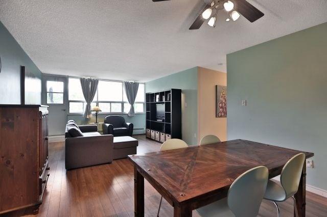 404 - 212 Kerr St, Condo with 2 bedrooms, 1 bathrooms and 1 parking in Oakville ON | Image 7