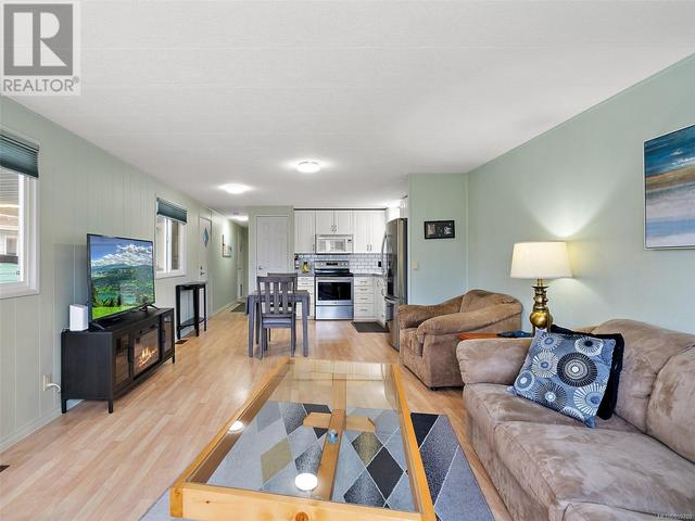 9399 Brookwood Dr, House other with 2 bedrooms, 1 bathrooms and 2 parking in Sidney BC | Image 7