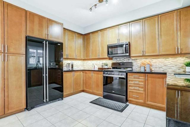 44 Richard Coulson Cres, House detached with 3 bedrooms, 3 bathrooms and 4 parking in Whitchurch Stouffville ON | Image 7