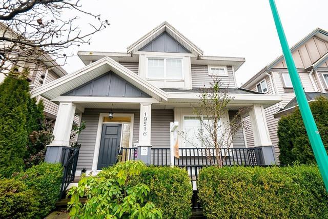 19516 72 Avenue, House detached with 5 bedrooms, 4 bathrooms and 3 parking in Surrey BC | Card Image