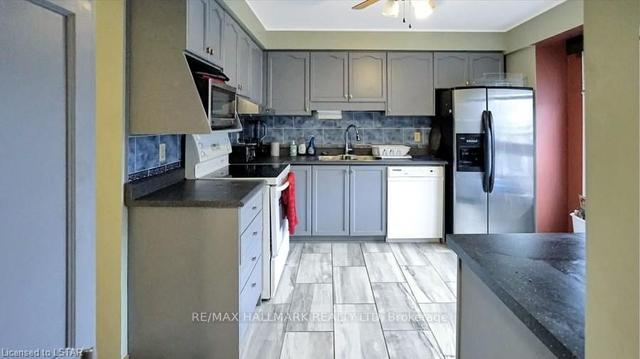 27 - 536 Third St, House attached with 4 bedrooms, 2 bathrooms and 2 parking in London ON | Image 4