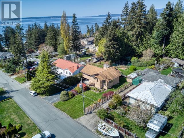 6965 Richmond Street, House detached with 3 bedrooms, 2 bathrooms and 1 parking in Powell River BC | Image 42