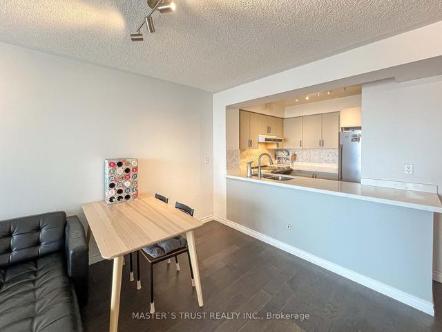 2308 - 909 Bay St, Condo with 2 bedrooms, 2 bathrooms and 1 parking in Toronto ON | Image 18