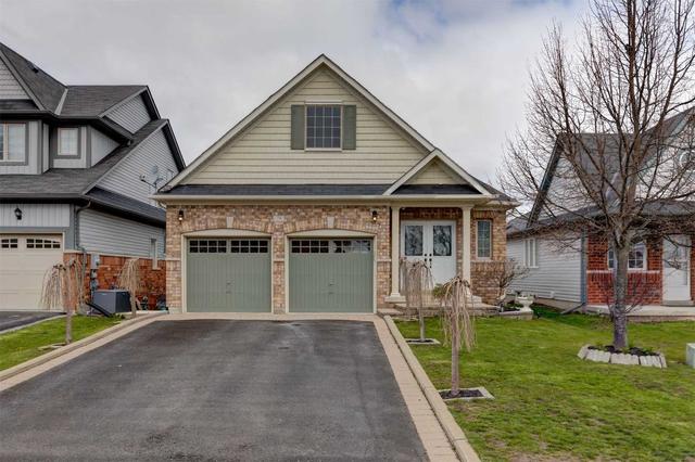 74 Cook St, House detached with 2 bedrooms, 3 bathrooms and 4 parking in Kawartha Lakes ON | Image 1