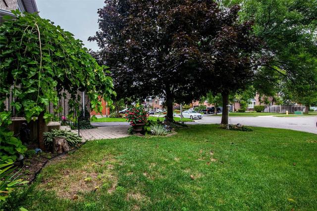 1028 Moorelands Cres, House detached with 3 bedrooms, 3 bathrooms and 3 parking in Pickering ON | Image 35