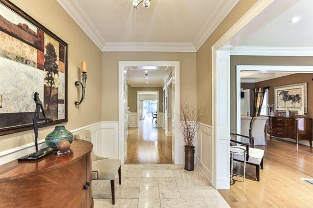 91 Ridley Blvd, House detached with 4 bedrooms, 5 bathrooms and 2 parking in Toronto ON | Image 2