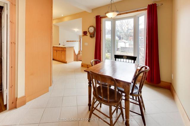 86 Kenwood Ave, House detached with 2 bedrooms, 2 bathrooms and 2 parking in Toronto ON | Image 3