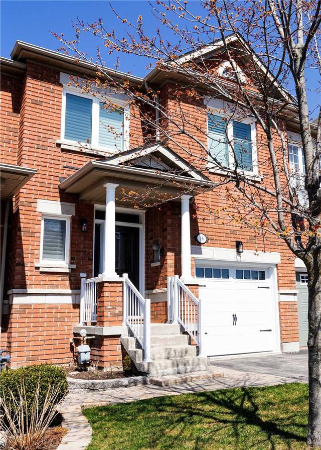 16 - 8 Townwood Dr, House attached with 3 bedrooms, 3 bathrooms and 2 parking in Richmond Hill ON | Image 1