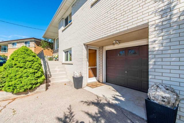 80 Hoover Cres, House detached with 3 bedrooms, 2 bathrooms and 5 parking in Toronto ON | Image 12