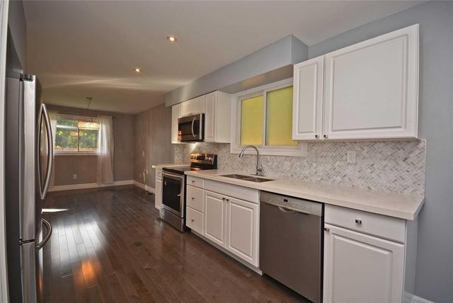 196 Summerfield Dr, House detached with 3 bedrooms, 4 bathrooms and 2 parking in Oakville ON | Image 6