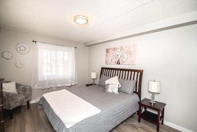 218 - 72 Main St E, Condo with 2 bedrooms, 1 bathrooms and 1 parking in Port Colborne ON | Image 2