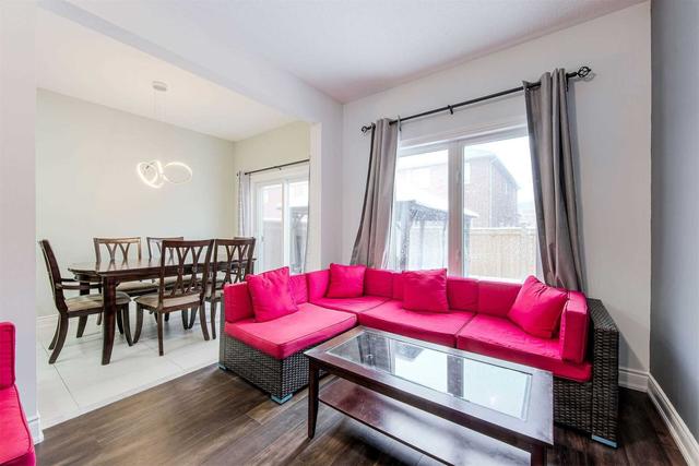 240 Brussels Ave, House semidetached with 4 bedrooms, 4 bathrooms and 2 parking in Brampton ON | Image 3