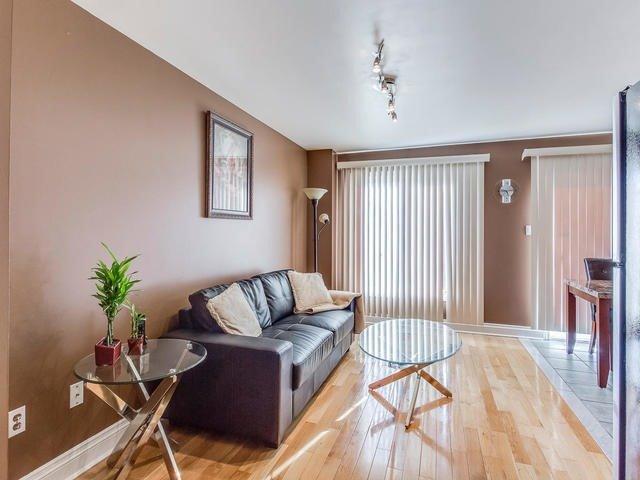 7164 Para Pl, House semidetached with 3 bedrooms, 2 bathrooms and 2 parking in Mississauga ON | Image 3