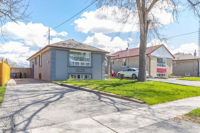 7 Harefield Dr, House detached with 3 bedrooms, 2 bathrooms and 5 parking in Toronto ON | Image 12