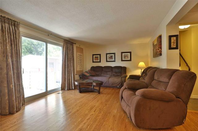116 - 151 Gateshead Cres, Townhouse with 3 bedrooms, 2 bathrooms and 1 parking in Hamilton ON | Image 11